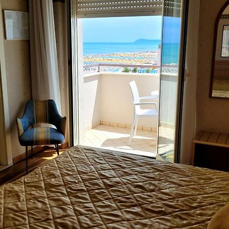 Hotel San Francisco Spiaggia Rimini Esterno foto