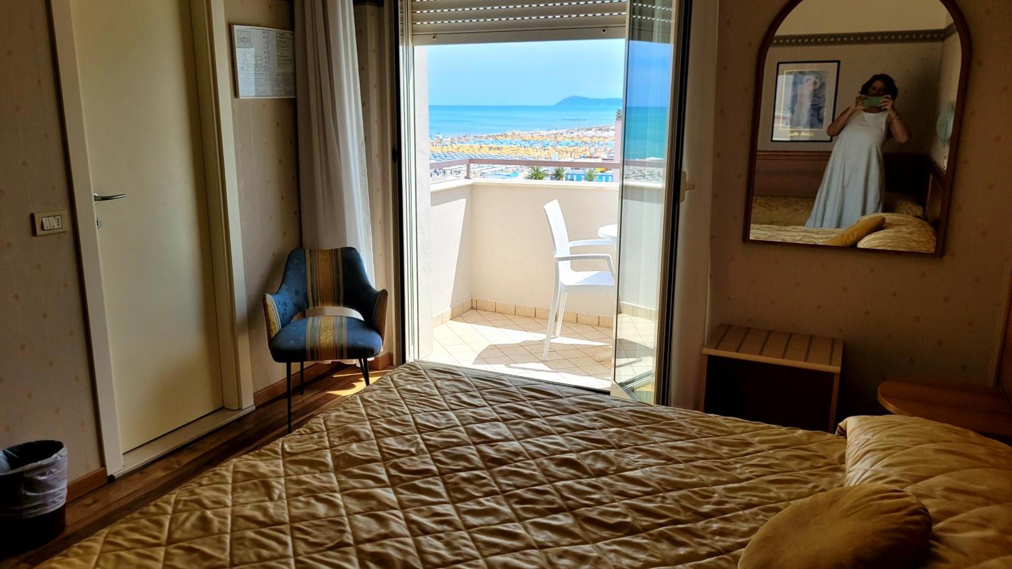 Hotel San Francisco Spiaggia Rimini Esterno foto